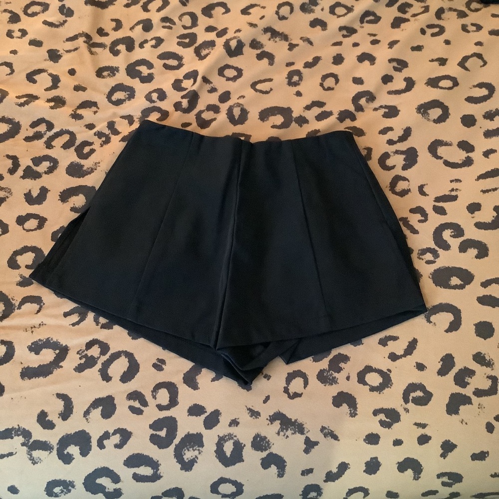 High waisted Black Shorts